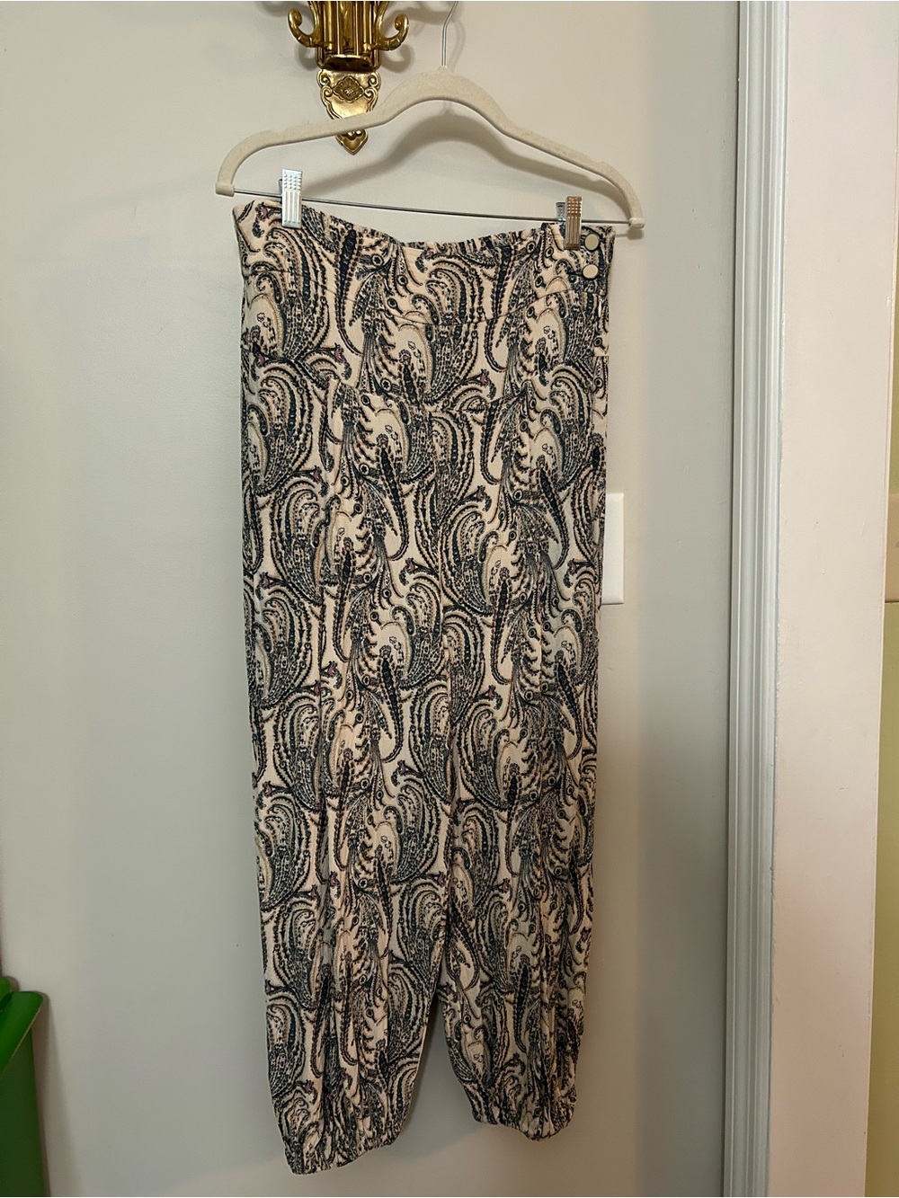 Anthropologie Cream Paisley Pants with Black and Taupe Print